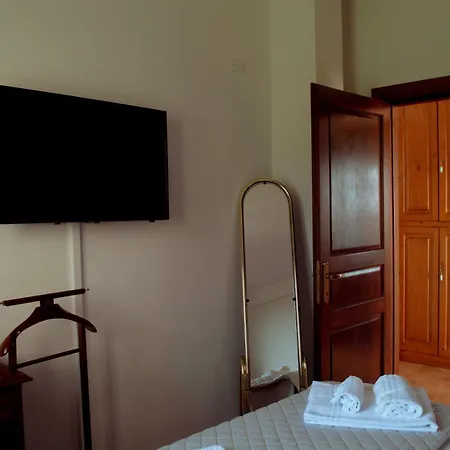 Rocca Garden House 스펠로